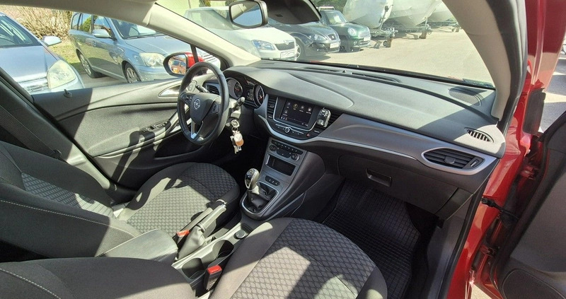 Opel Astra cena 46900 przebieg: 136996, rok produkcji 2019 z Sokołów Małopolski małe 191